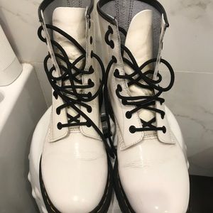 Dr. martens airwair bouncing soles